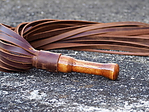 Iné doplnky - Hnedý kožený bič s drevenou rúčkou ( handmade ) - 14561152_