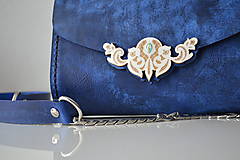 Kabelky - Drevená folk kabelka kožená čipka Odzuzičky (Modrá s popruhom) - 14562338_