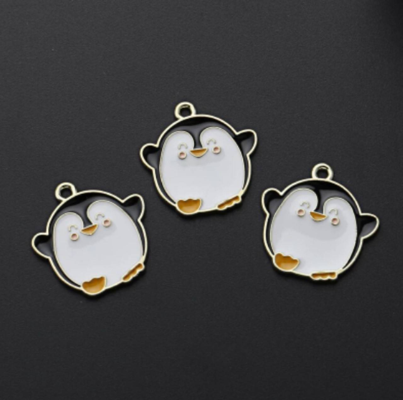 PR104 Prívesok tučniak 2,3 x 2,2 cm 