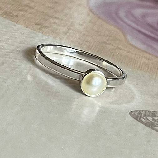 Simple Freshwater Pearl AG925 Ring / Jemný strieborný prsteň s perlou