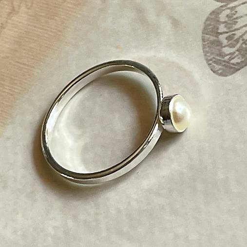 Simple Freshwater Pearl AG925 Ring / Jemný strieborný prsteň s perlou