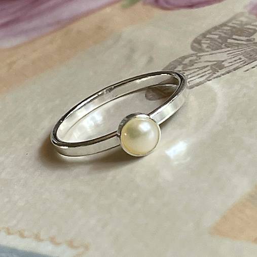 Simple Freshwater Pearl AG925 Ring / Jemný strieborný prsteň s perlou