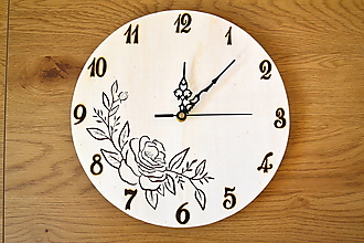 Hodiny - Ručne vyrezávané drevené hodiny - 14568738_