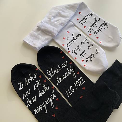 Maľované ponožky k výročiu/svadbe “z toho už nevyzuješ / (pre manželov s nápismi “z toho už len tak nevyzuješ + dátum (biele + čierne))