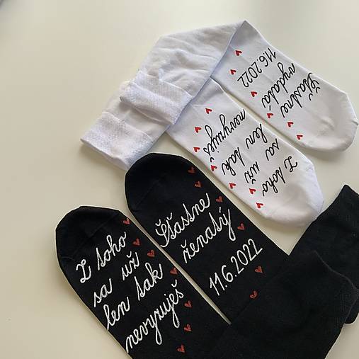 Maľované ponožky k výročiu/svadbe “z toho už nevyzuješ / (pre manželov s nápismi “z toho už len tak nevyzuješ + dátum (biele + čierne))