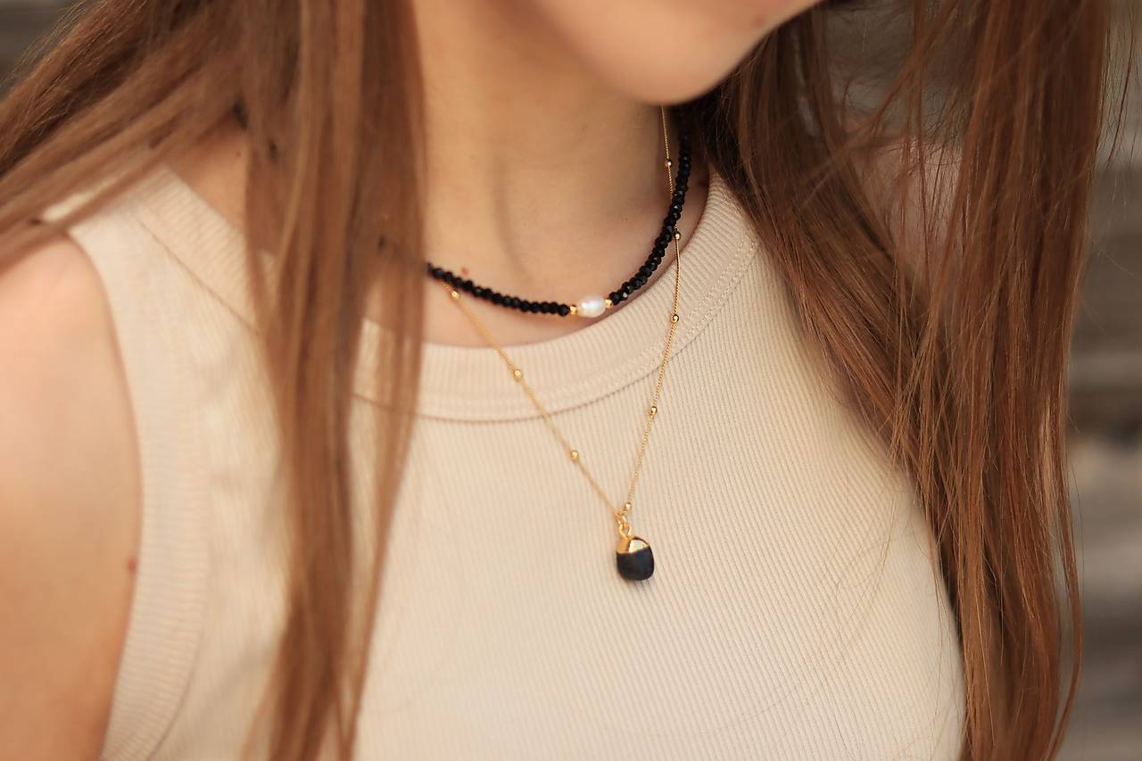 Náhrdelník choker spinel a riečna perla