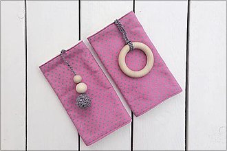 Detský textil - Slintáčiky na ergonomické nosiče (Ružové so sivými bodkami) - 14578702_