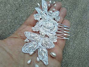 Ozdoby do vlasov - snehobiely svadobný hrebienok - biele  perly  2 - 14579024_