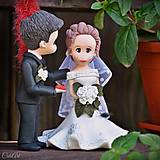Dekorácie - Dám ti svoje srdce - personalizované figúrky nevesty a ženícha na svadobnú tortu - 14582251_