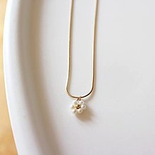 Náhrdelníky - Vodeodolná hadia retiazka s perlovým kvetom - 14580949_