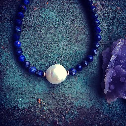 Strieborný náramok s perlou a lapis lazuli