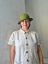 Čiapky, čelenky, klobúky - Jemný zelený klobúk ĎATELINA - 14586921_