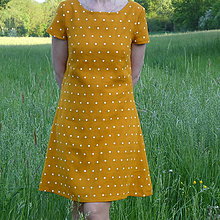 Šaty - Horčicové šaty s bodkou - 14587512_