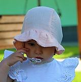 Detské čiapky - Letný detský mušelínový čepček Karolína s riaseným šiltom - 14588504_
