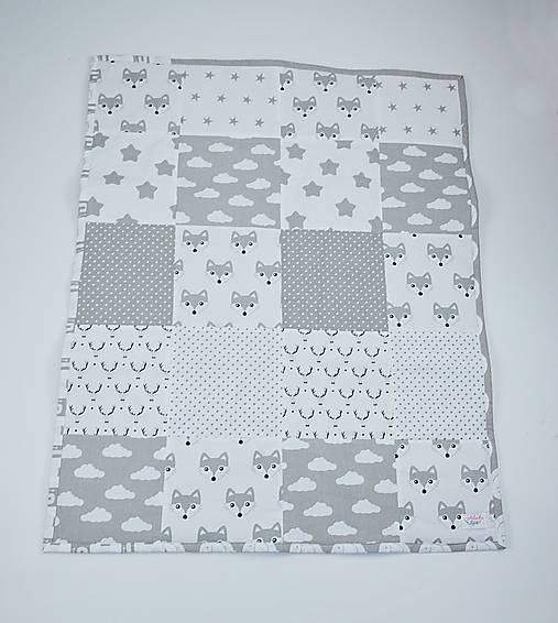 Sivo-biela patchworková deka s barančekom 100*80cm