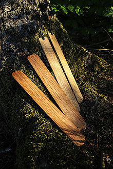 Papiernictvo - Drevené záložky z dubového dreva, ktoré sú skvelým darčekom pre čitateľov, ručne vyrábané záložky s kožou - 14590306_