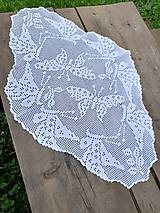 Úžitkový textil - veľký háčkovaný obrus s motýľmi - 14594559_