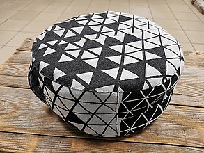 Úžitkový textil - Meditačný podsedák čierny trojuholník eko výrobok - 14594702_