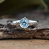 Prstene - Zlatý snubný prsteň s Topásom a diamantmi - 14596238_