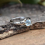 Prstene - Zlatý snubný prsteň s Topásom a diamantmi - 14596244_