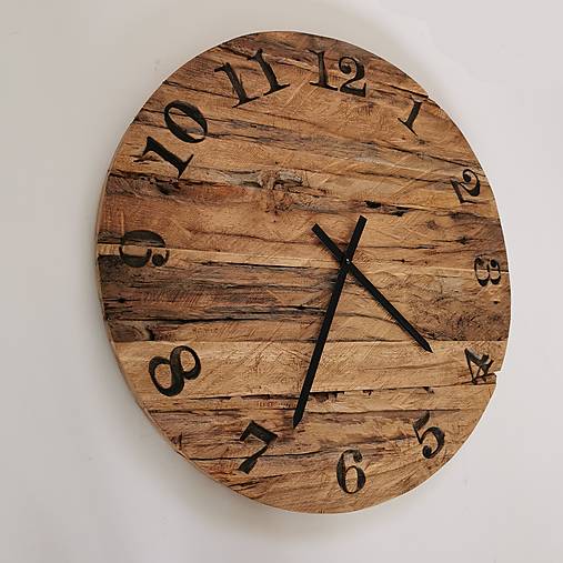 Hodiny - Veľké nástenné hodiny recyklovaný dub, priemer 58 cm - 14595746_