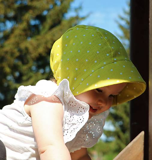 Letný detský ľanový čepček bodka na žltozelenej
