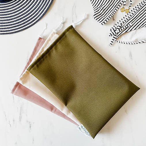 Úžitkový textil - Vrecko na plavky (Olivové) - 14598216_