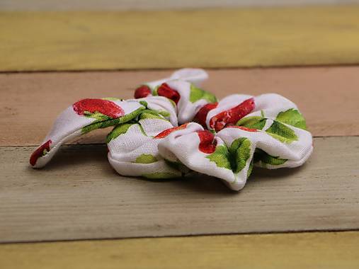 Ušatá scrunchies ľanová gumička jahody