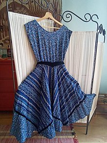 Šaty - Šaty. Luxusné šaty z bavlny s kruhovou sukňou. - 14599898_