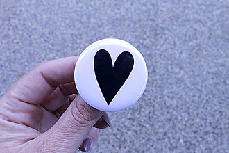 Brošne - Odznak srdce (Čierna) - 14603013_