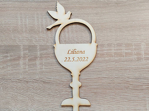 Drevený zapich 1.sväté prijímanie kalich s menom