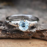 Prstene - Zlatý snubný prsteň s Topásom a diamantmi - 14611500_