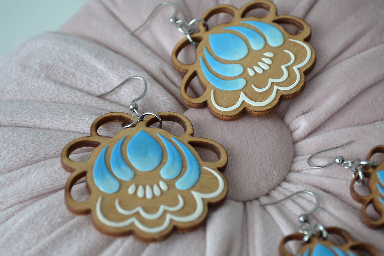 Folk náušnice JULKA ručne maľované veľké (vyrezávané)