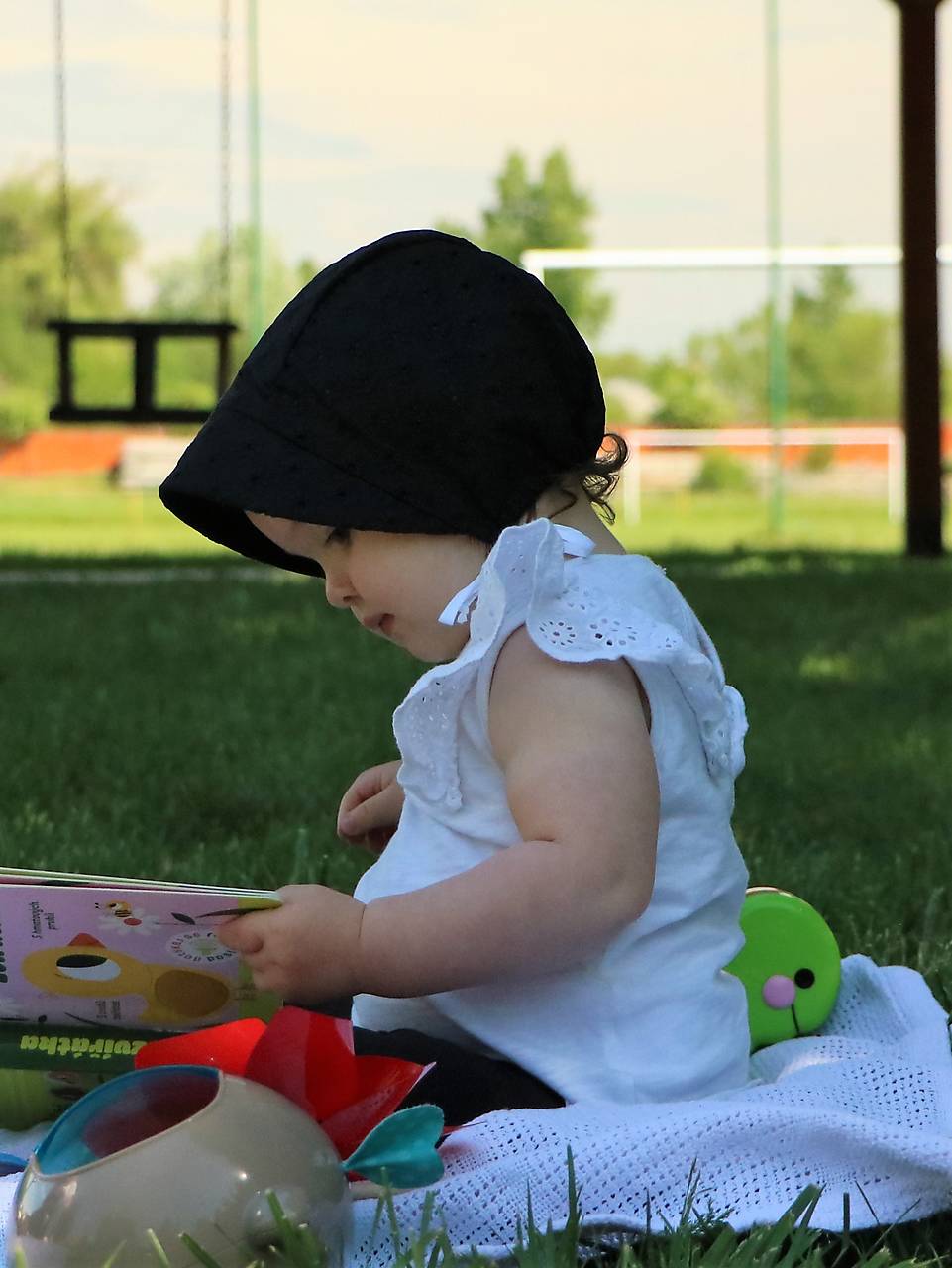 Letný madeirový čepček Sára čierny