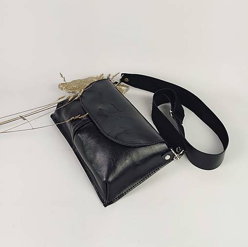 Kožená kabelka Ester Raw (čierna)
