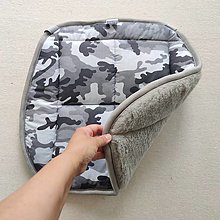Úžitkový textil - RUNO SHOP Hrejivý sedák do auta 100 % MERINO Baranček proti prechladnutiu a prehriatiu Maskáč šedý - 14625800_