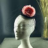 Ozdoby do vlasov - Black svatební klobouk s francouzským závojem - 14627947_