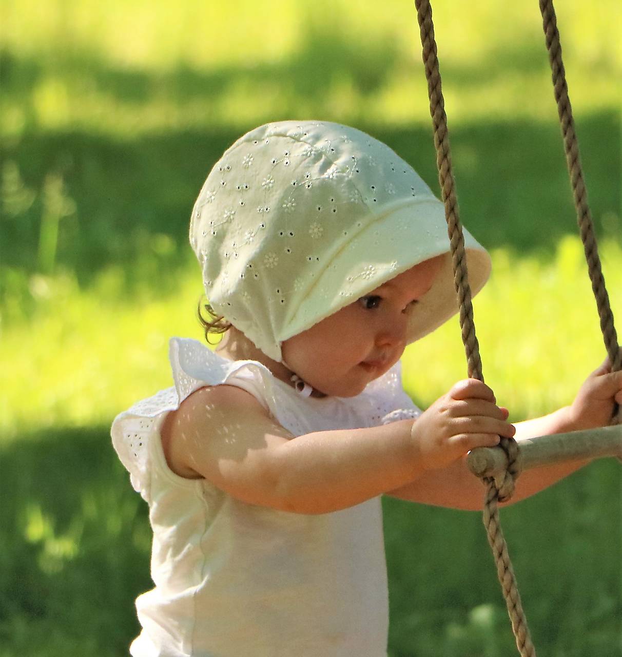 Madeirový čepiec Eliška ivory