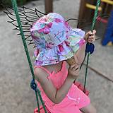 Detské čiapky - Klobúčik s volánikom - 14628809_