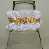 Spodná bielizeň - Bielo zlatý svadobný podväzok  (bez darčekového balenia) - 14631743_
