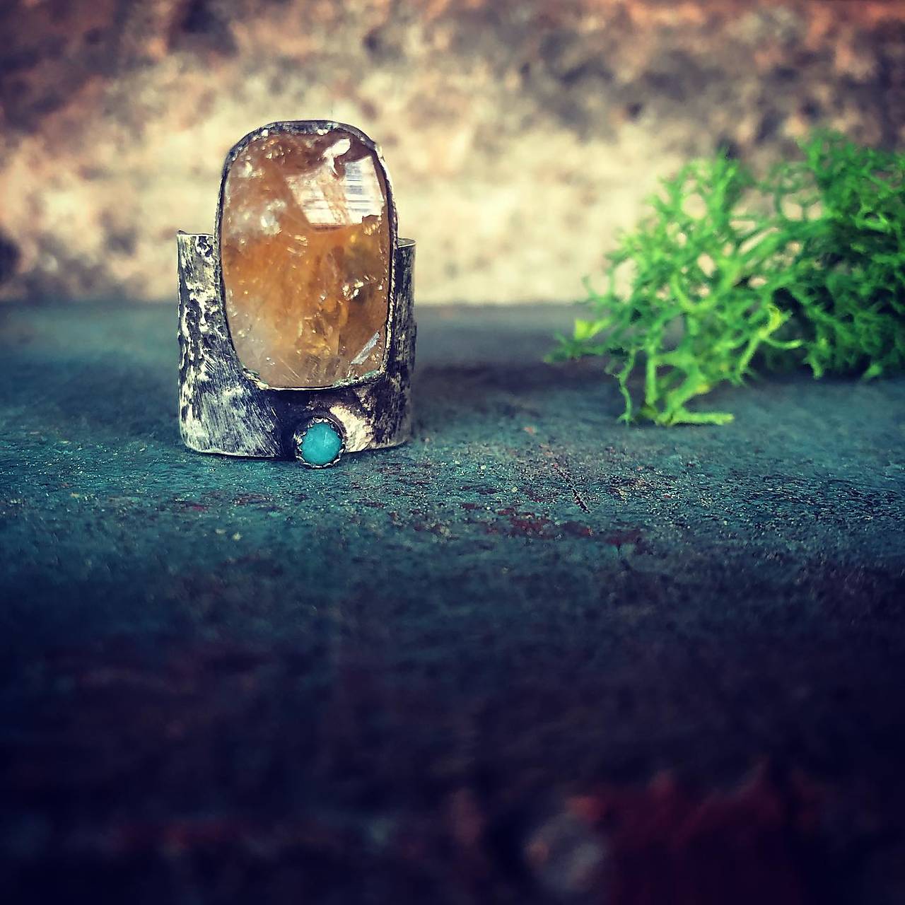 Strieborný prsteň s citrínom