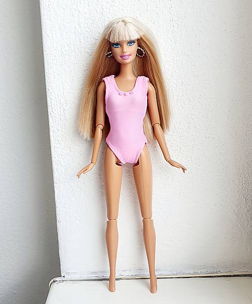 Bledoružové plavky pre Barbie