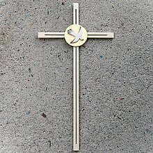 Dekorácie - Drevený kríž s holubicou k Birmovke (60 cm - Béžová) - 14645231_