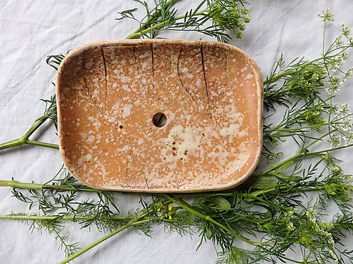 Nádoby - Keramická mydelnička hnedá, béžová s lístkami - 14649308_