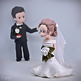 Dekorácie - Dám ti svoje srdce - personalizované figúrky nevesty a ženícha na svadobnú tortu - 14649103_