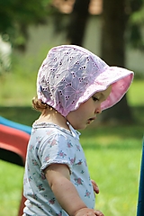 Detské čiapky - Ružový detský čepček Ema s riaseným šiltom - 14657732_