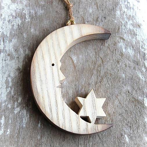 Dekorácie - Drevený Mesiac s hviezdou (Hnedá) - 14656181_