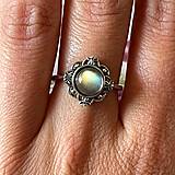 Prstene - Rainbow Labradorite Filigree AG925 Silver Ring  / Strieborný prsteň s labradoritom - 14659393_