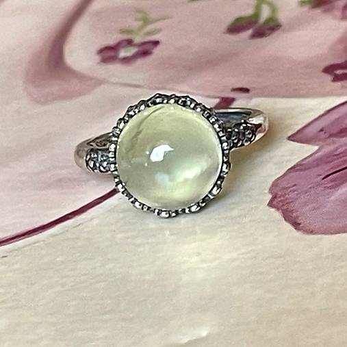 Prehnite Filigree Flower AG925 Silver Ring  / Strieborný prsteň s prehnitom