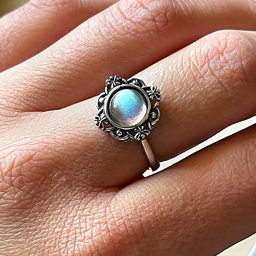 Rainbow Labradorite Filigree AG925 Silver Ring  / Strieborný prsteň s labradoritom